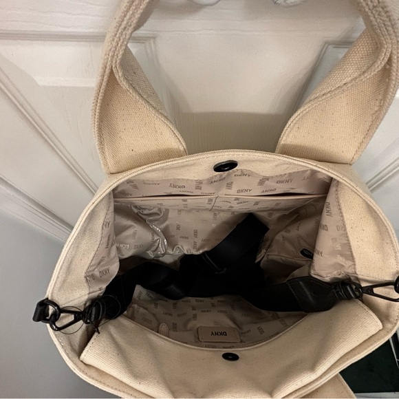 DKNY medium canvas tote bag. - Picture 3 of 7